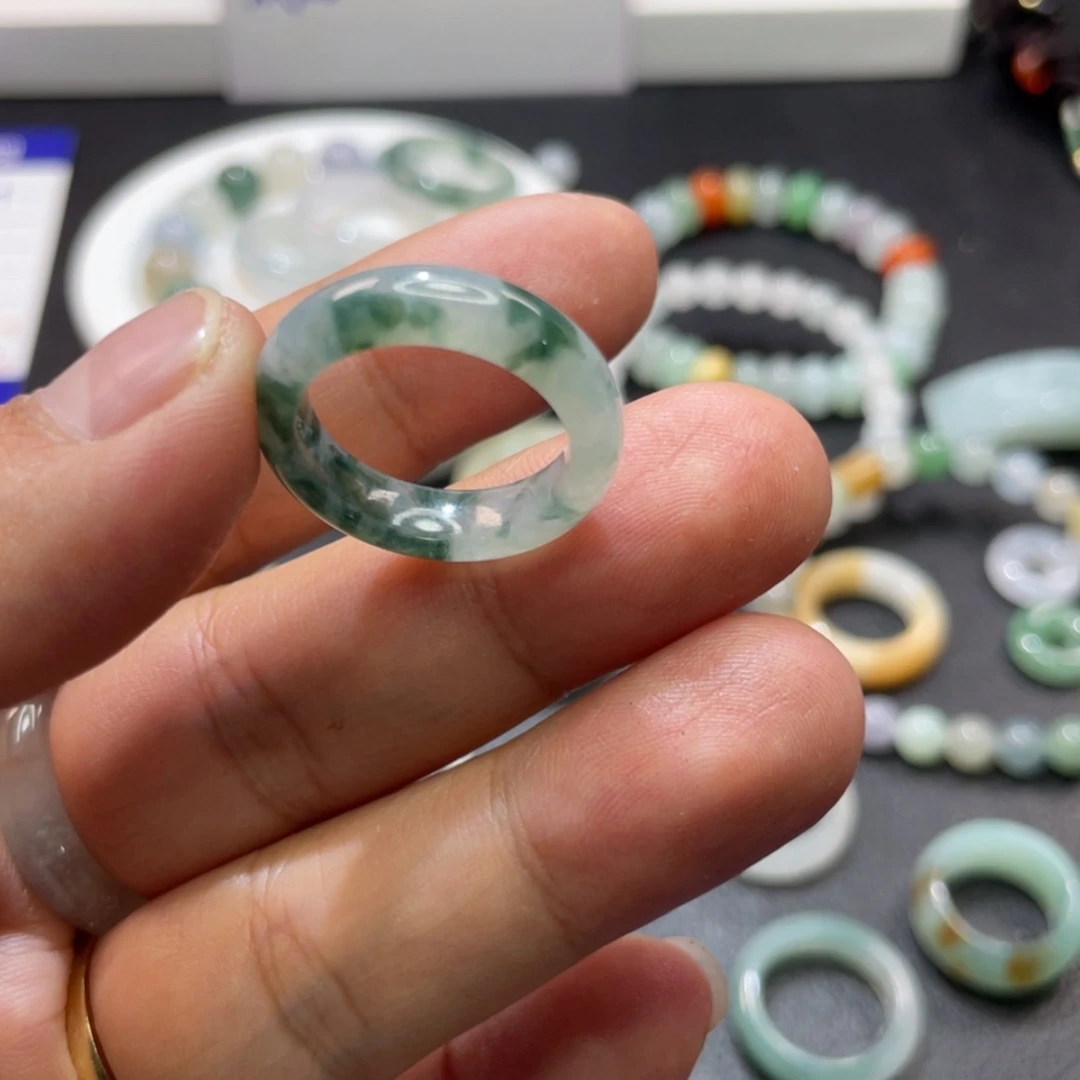 【闪购商品】翡翠戒指未镶嵌彩*南天然翡翠