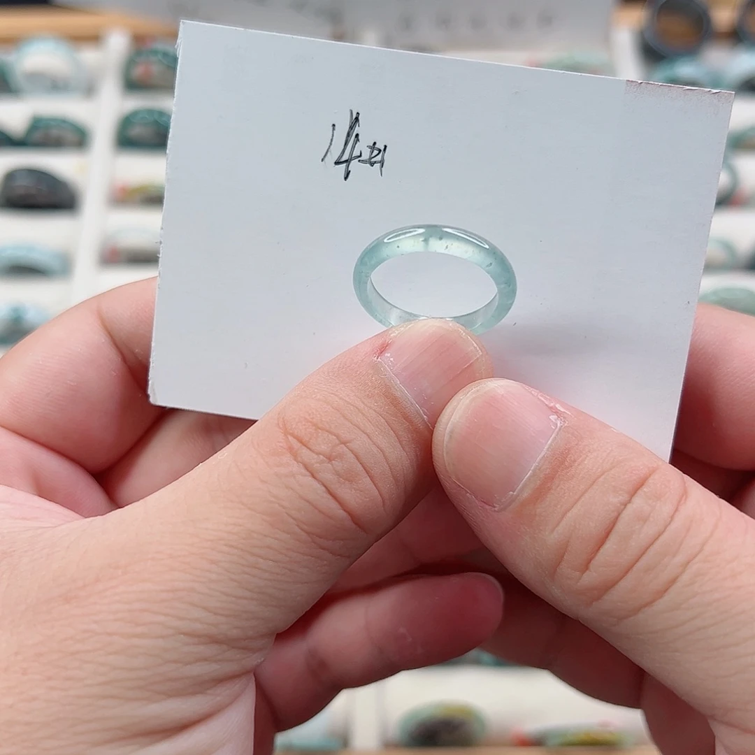 翡翠戒指未镶嵌翡翠