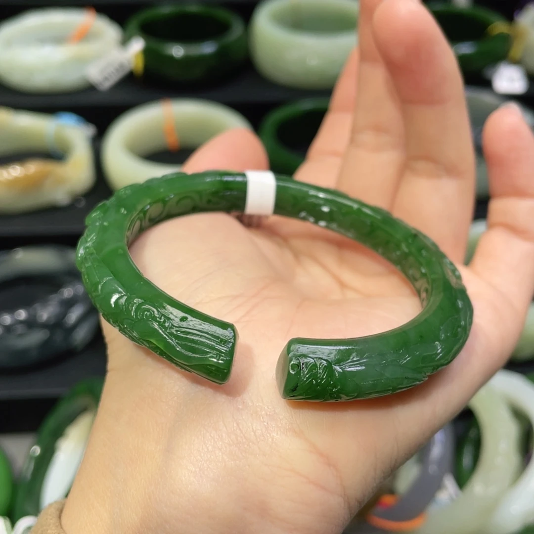 未镶嵌手镯和田玉44