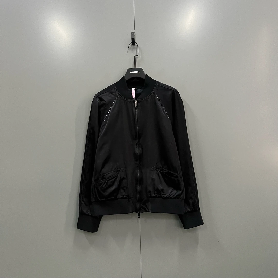 95新 Valentino/华伦天奴 (ll) 黑色铆钉拉链外套 48码700493