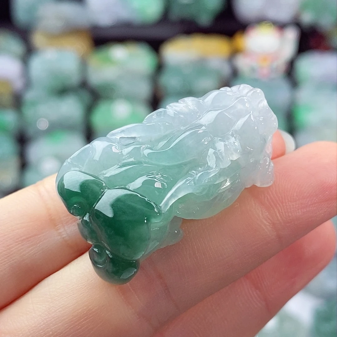 颈饰未镶嵌翡翠天然