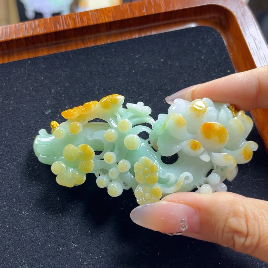 翡翠未镶嵌吊坠(赠链)喜上眉梢