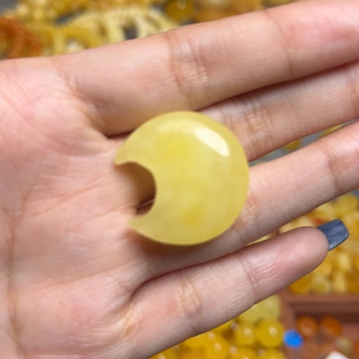 蜜蜡未镶嵌珠宝奇石-150-天然蜜蜡新蜡月亮吊坠项链