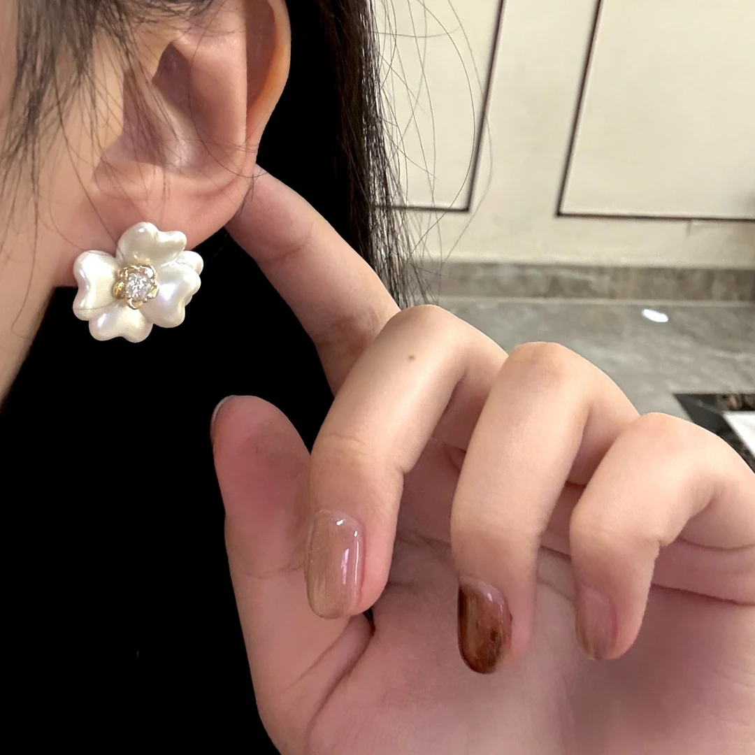 铜合金仿珍珠耳饰 1805 超高版 艾妮家设计师款小贝花时尚耳钉