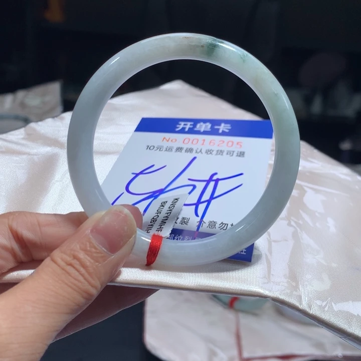 翡翠未镶嵌手镯xx