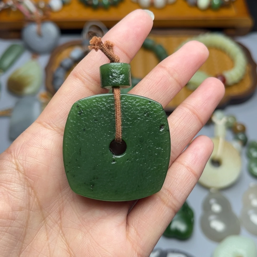 热***活和田玉未镶嵌颈饰