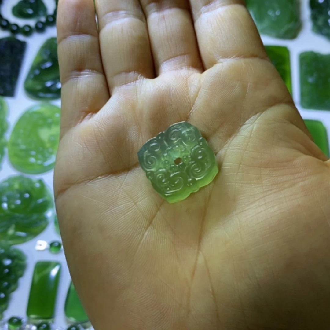 【闪购商品】未镶嵌蛇纹石玉颈饰