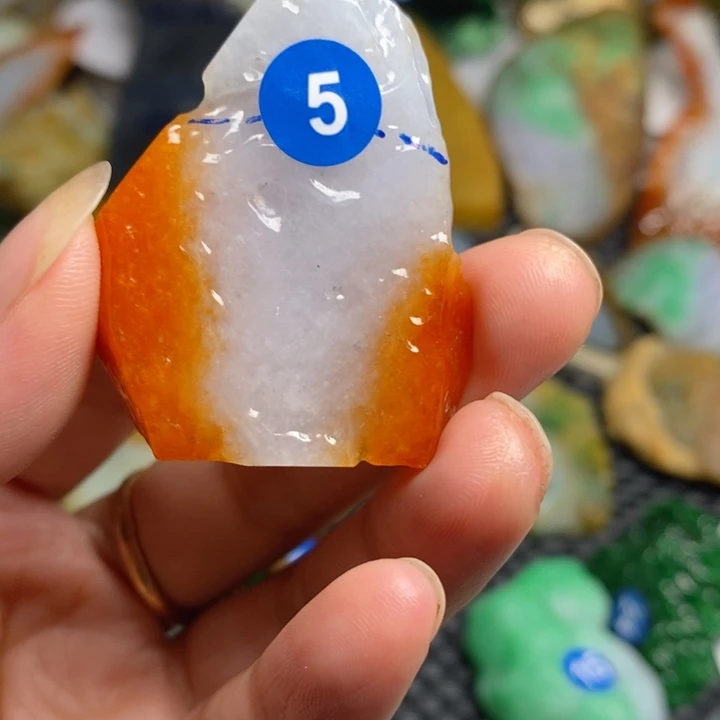 定制翡翠未镶嵌天然缅甸翡翠地址