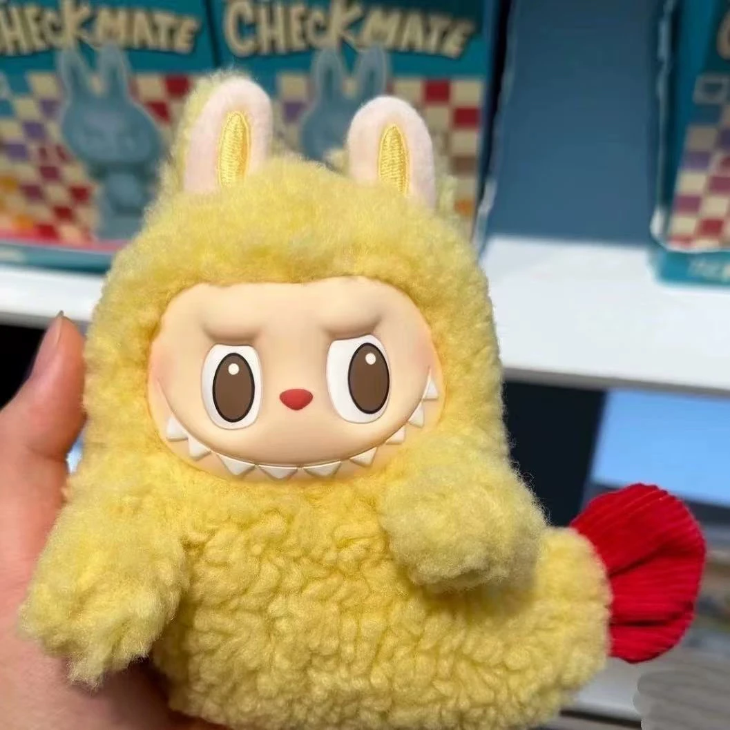 新品实拍手作炸虾包包挂件布布耳机包可爱毛绒小玩偶可爱儿童玩具