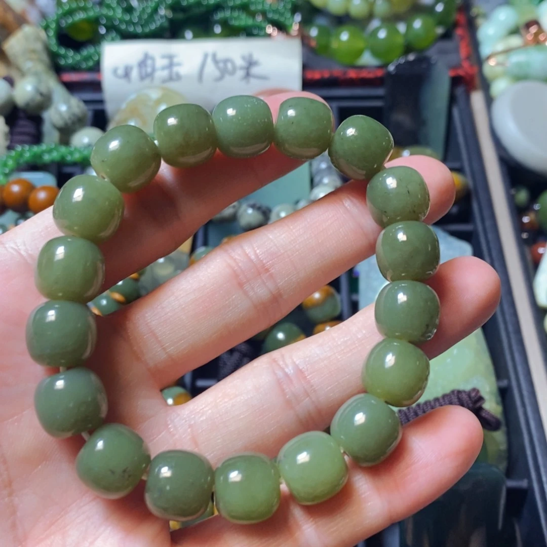 岫岩老玉（透闪石质玉）未镶嵌颈饰