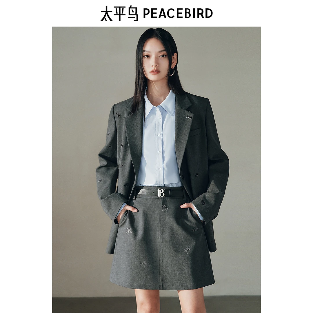 太平鸟钉珠灰色西装外套25春新款品质高级感夹克外套ABBAF120H
