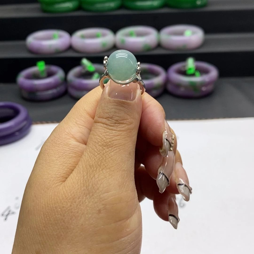 未镶嵌石英质玉珠宝奇石