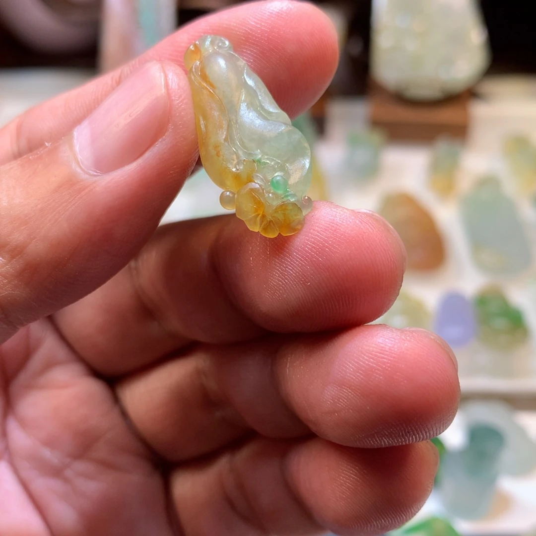 定制翡翠未镶嵌翡翠