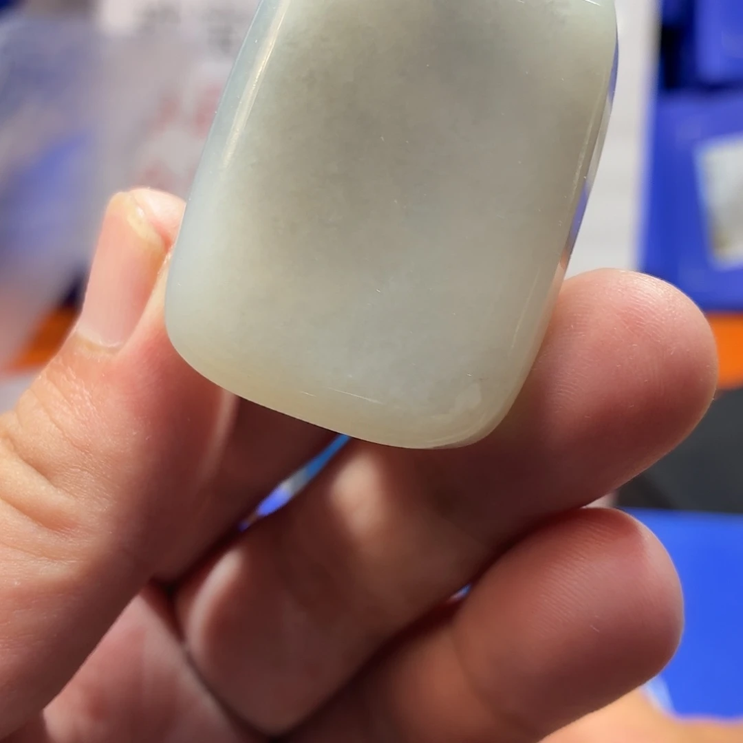 颈饰未镶嵌和田玉（糖玉）