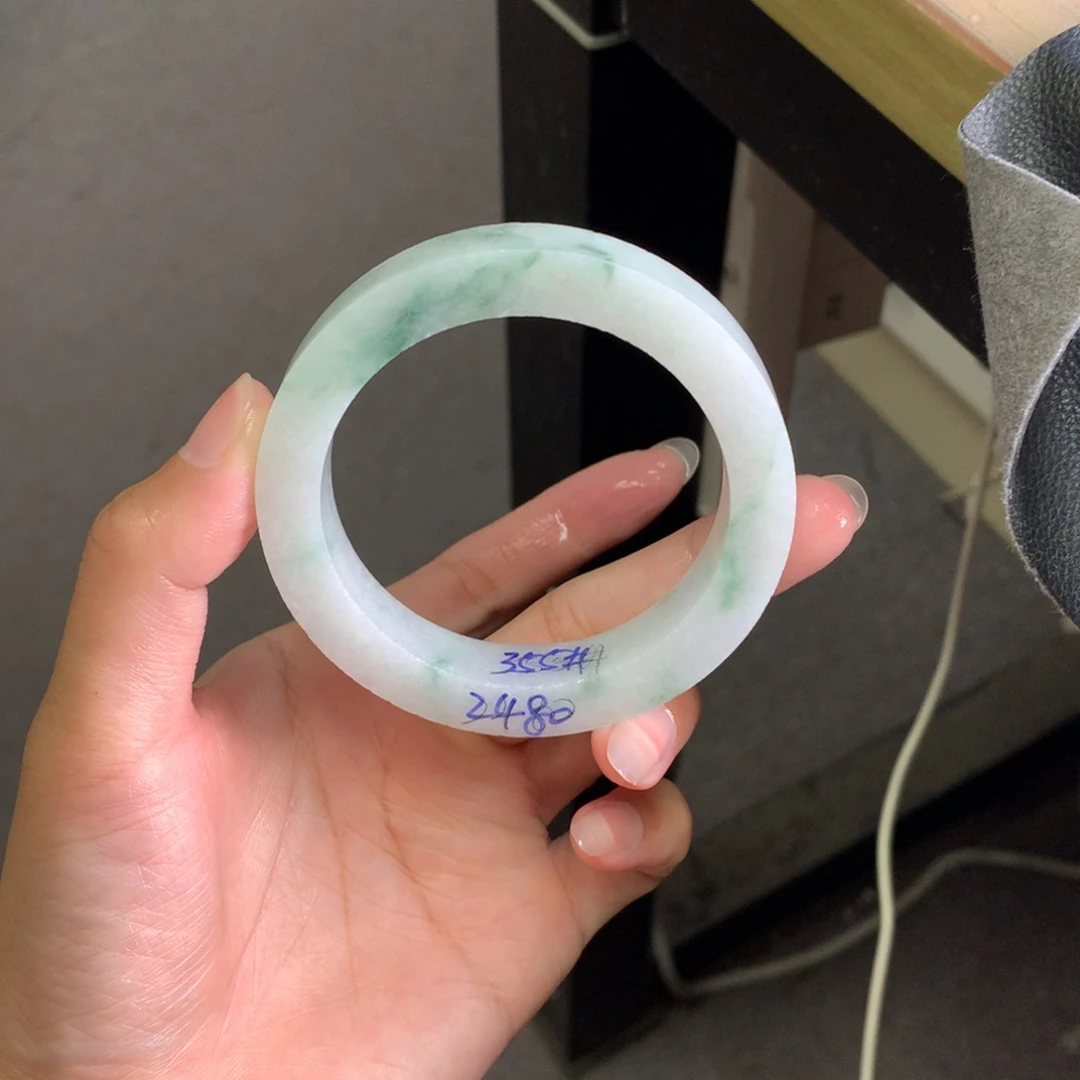 未镶嵌手镯定制翡翠
