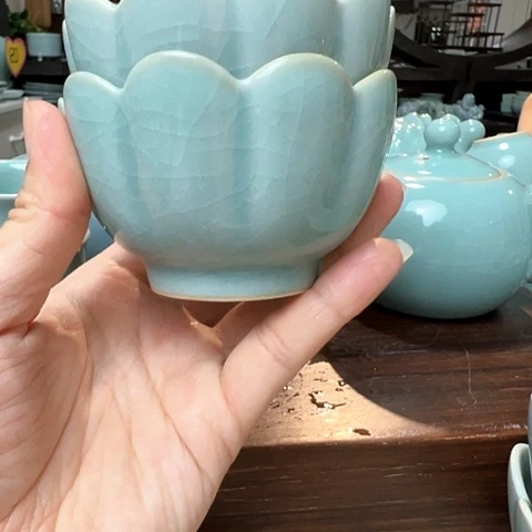 汝瓷微瑕莲花主人杯