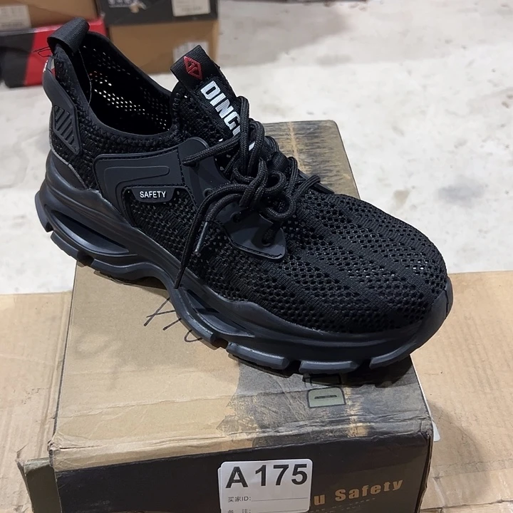 175号。41码防砸防刺劳保鞋。鞋底磨损介意勿拍