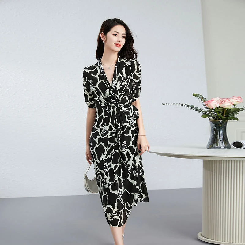 碎花连衣裙女法式v领女装质感高级感轻熟风不规则真丝桑蚕丝长裙