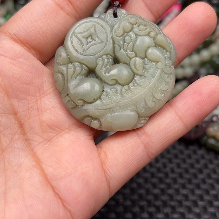 颈饰未镶嵌和田玉