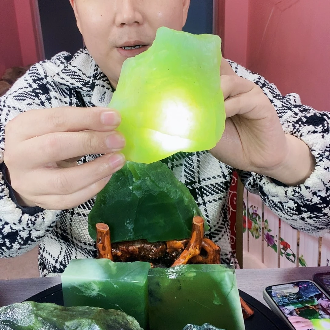 蛇纹石玉未镶嵌岫玉原石蛇纹石玉