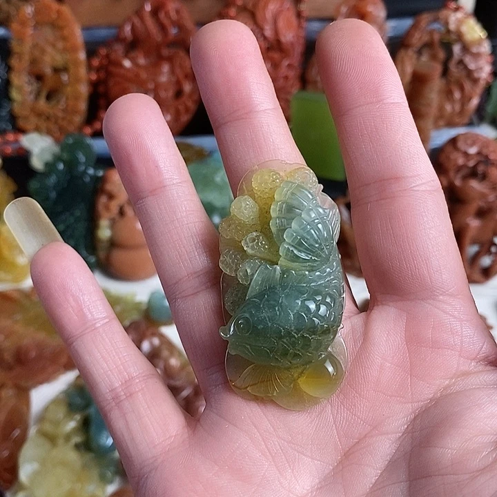 未镶嵌蛇纹石玉颈饰