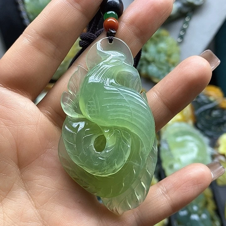 蛇纹石玉未镶嵌挂件