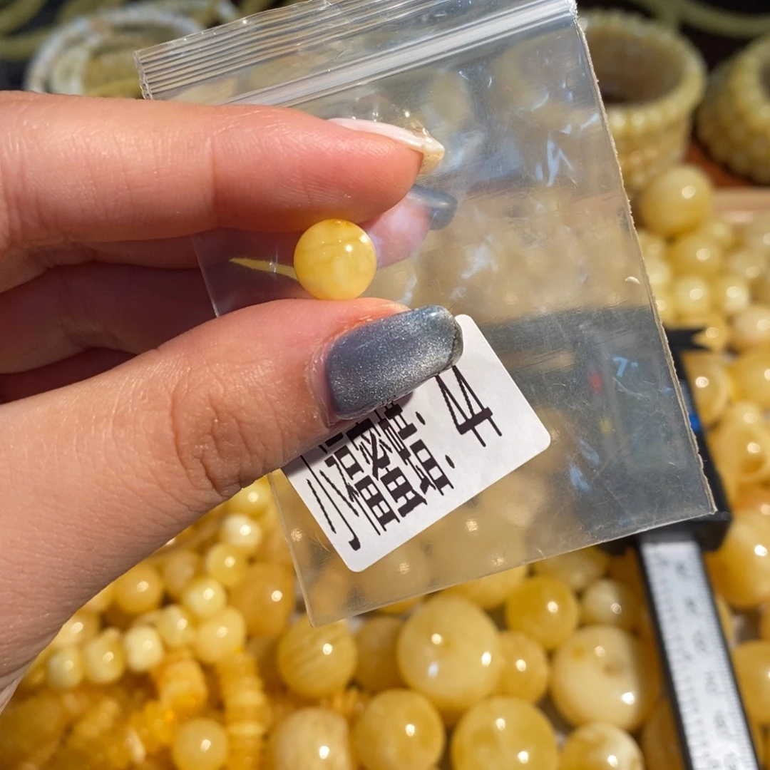 未镶嵌琥珀珠宝奇石44