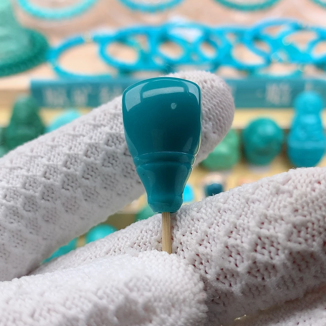 绿松石颈饰未镶嵌