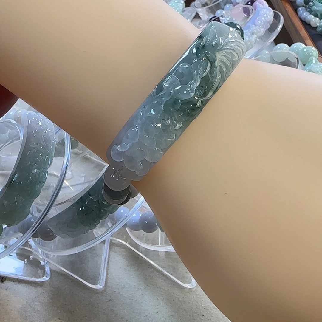 颈饰未镶嵌翡翠手牌