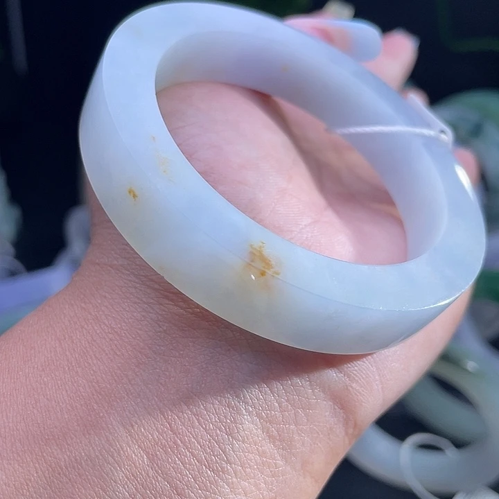 定制翡翠未镶嵌翡翠手镯