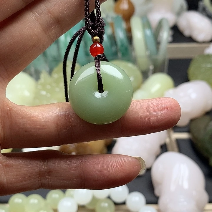 和田玉（青白玉）未镶嵌颈饰