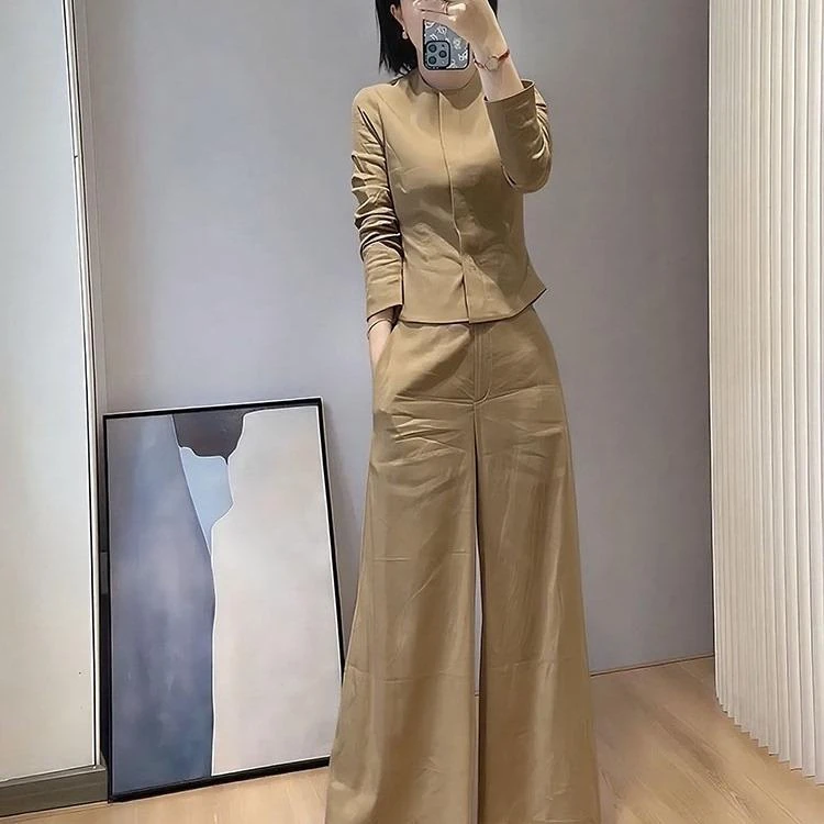 醉华大方得体穿搭一整套巨好看高端气质小香风掐腰卡其色上衣套装