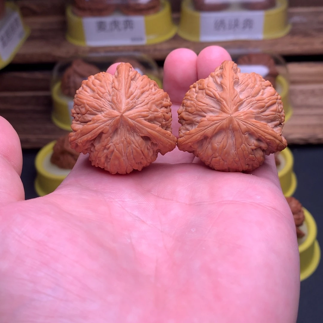 吊坠文玩核桃绣球奔