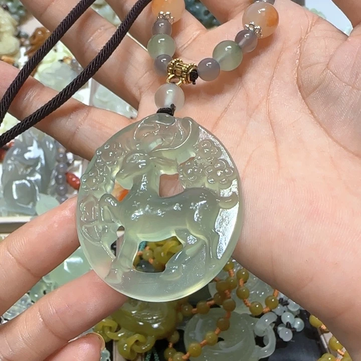 蛇纹石玉未镶嵌吊坠
