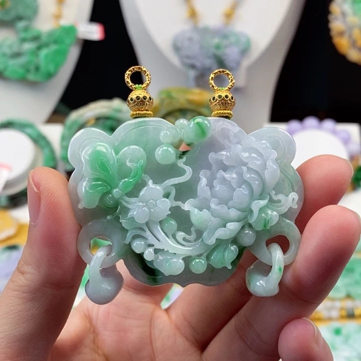 翡翠颈饰未镶嵌翡翠吊坠