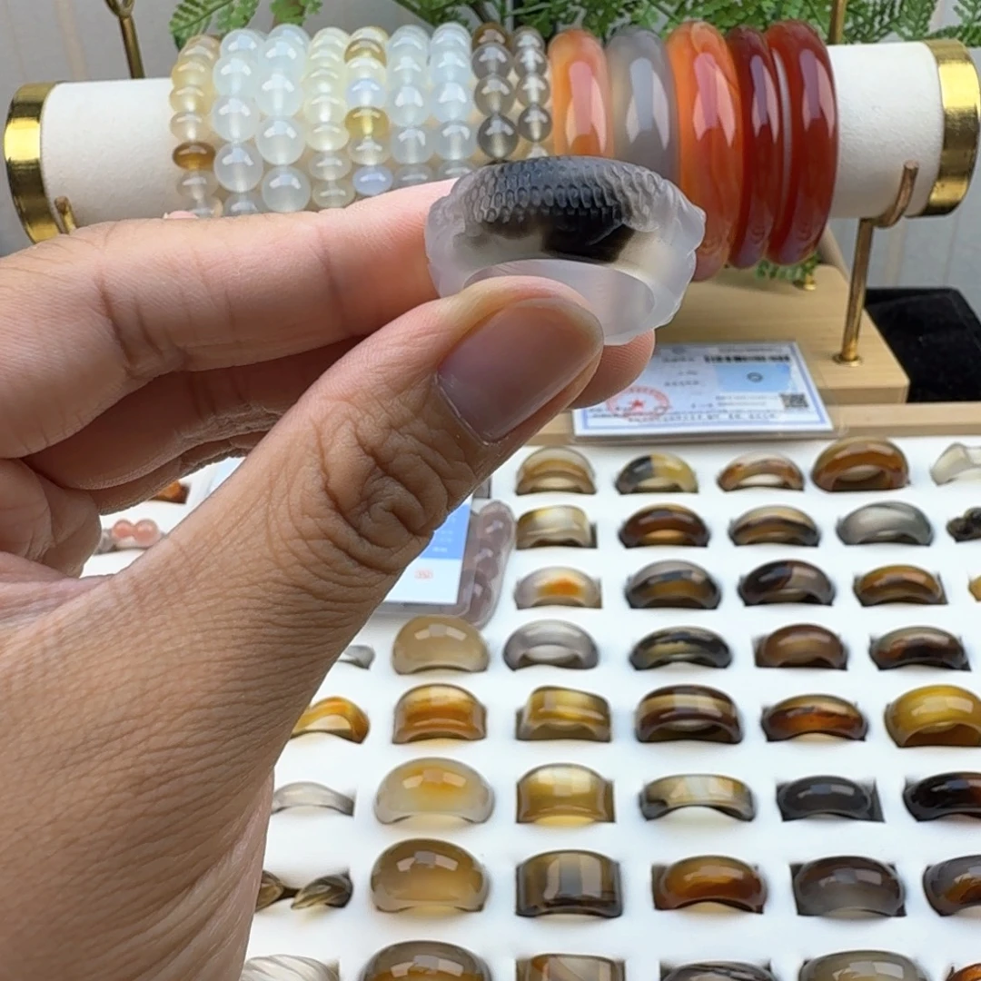 玛瑙/玉髓未镶嵌戒圈17/18圈福利有冰纹介意勿拍