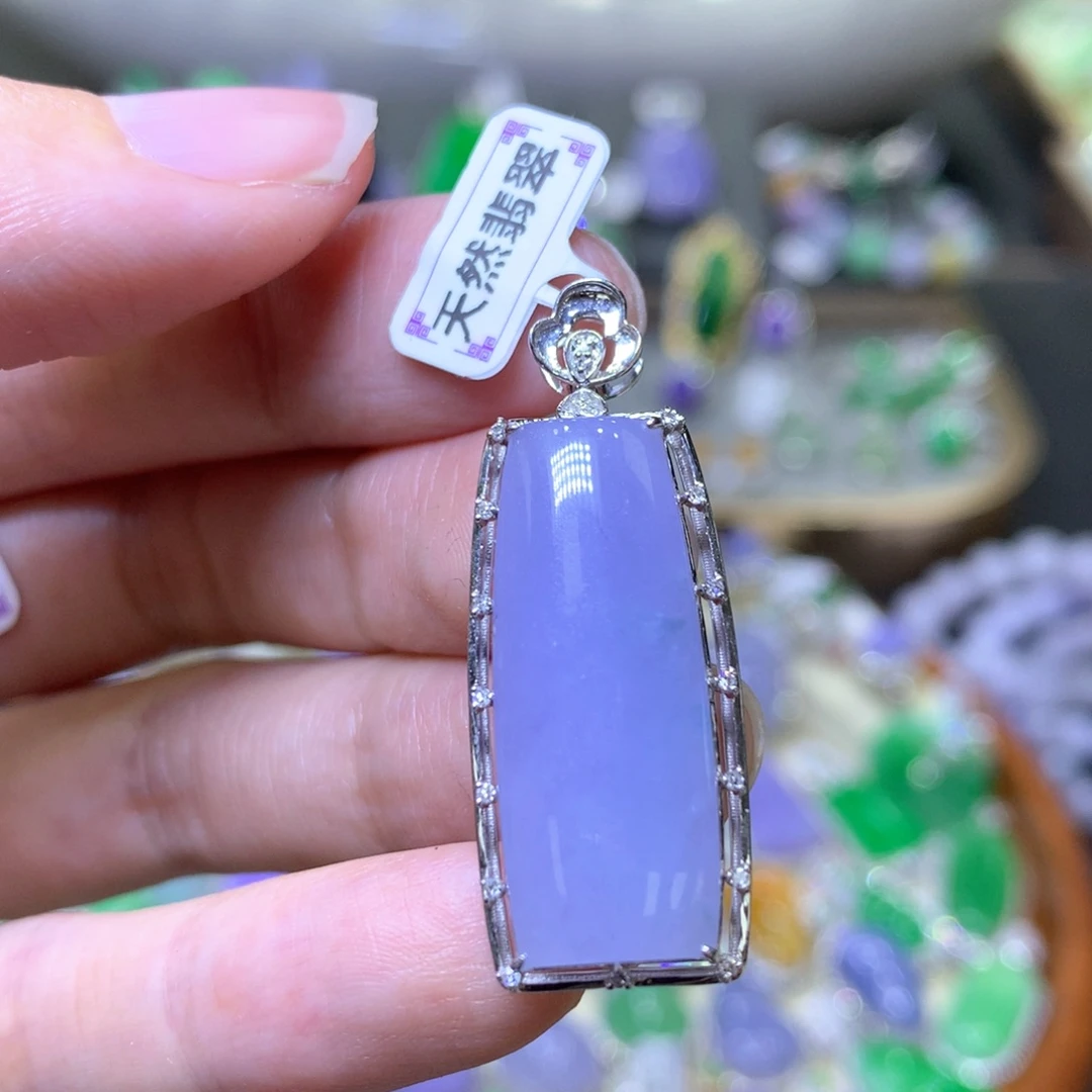 【闪购商品】翡翠颈饰18K金镶嵌翡翠吊坠项链