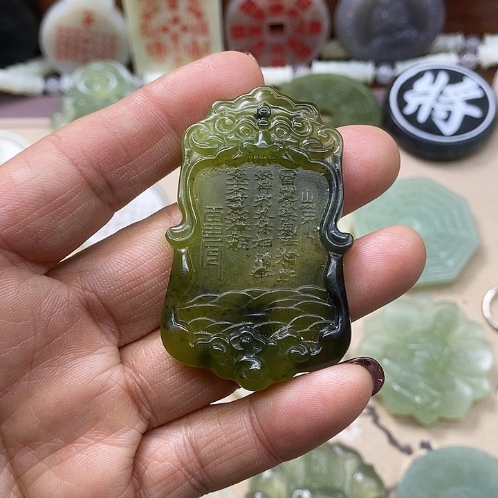 蛇纹石玉合金颈饰