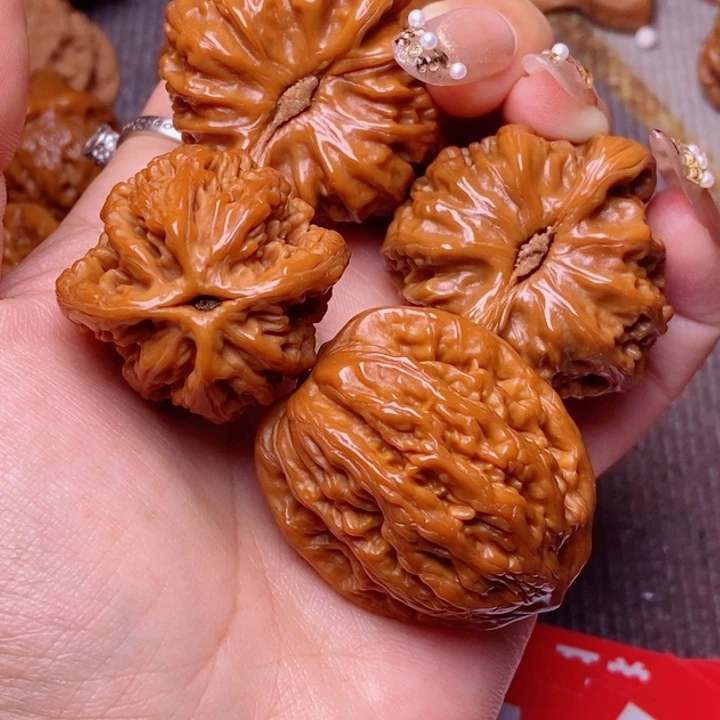 文玩核桃把件白狮子狮子头