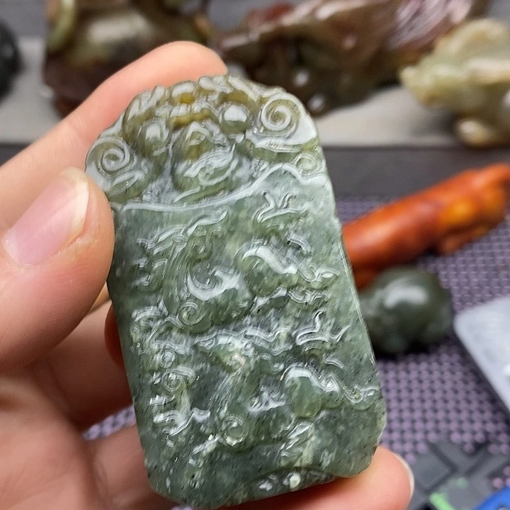 未镶嵌蛇纹石玉颈饰