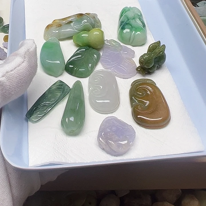 风***钟翡翠未镶嵌颈饰天然翡翠14