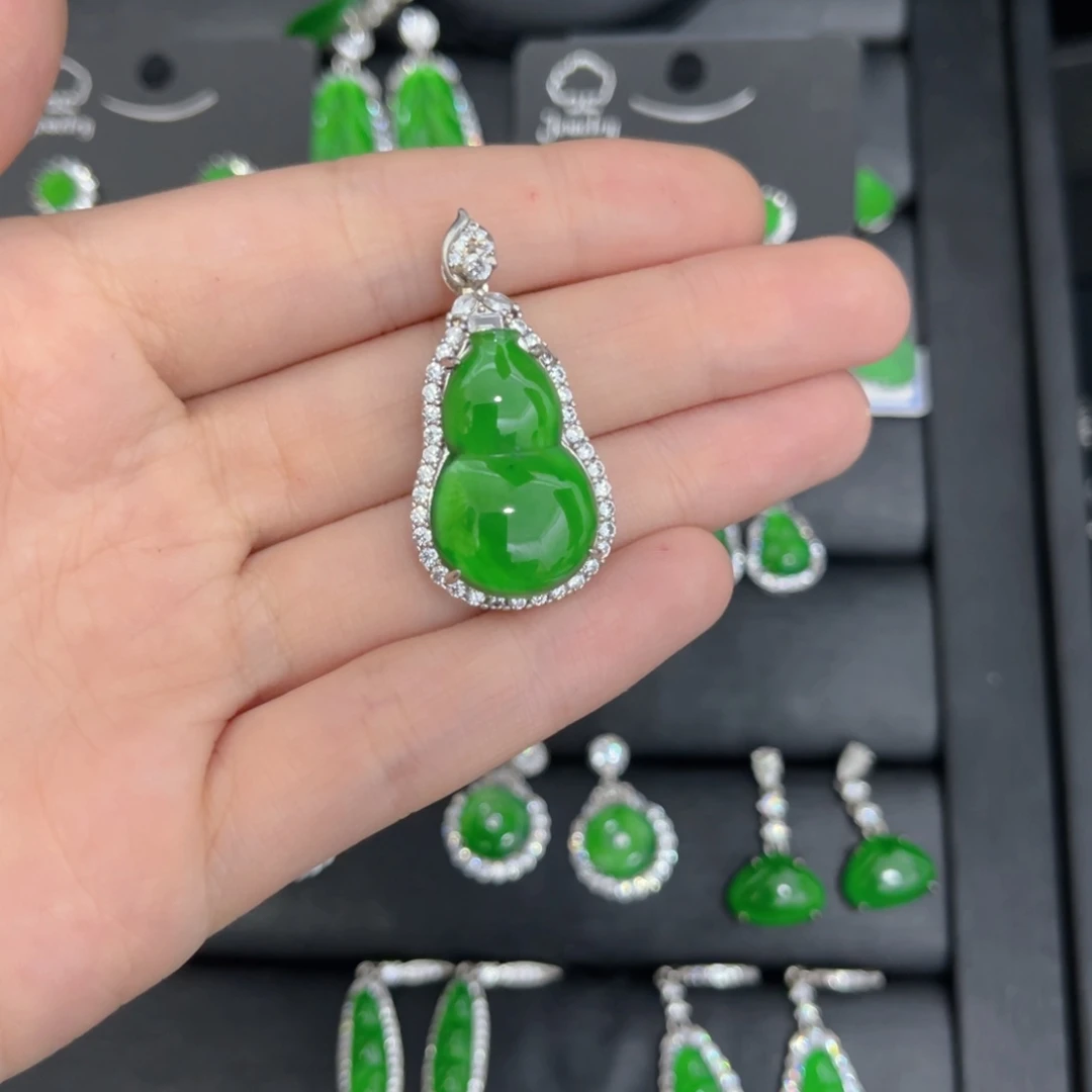 翡翠银S925镶嵌戒指葫芦吊坠