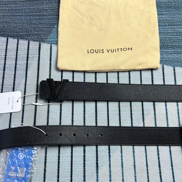 95新 LouisVuitton/路易威登 黑色logo腰带