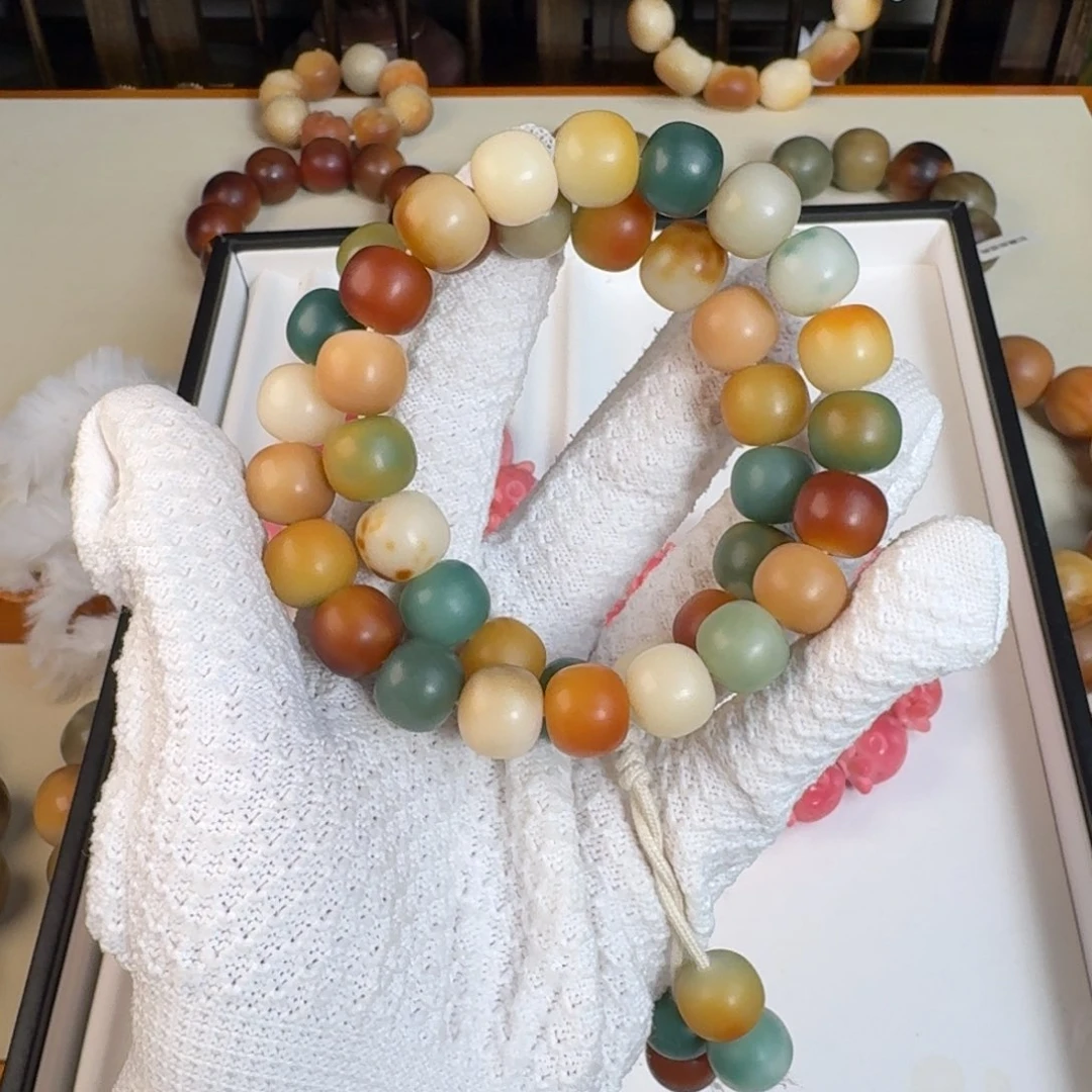 白玉菩提吊坠顺*顺小手持