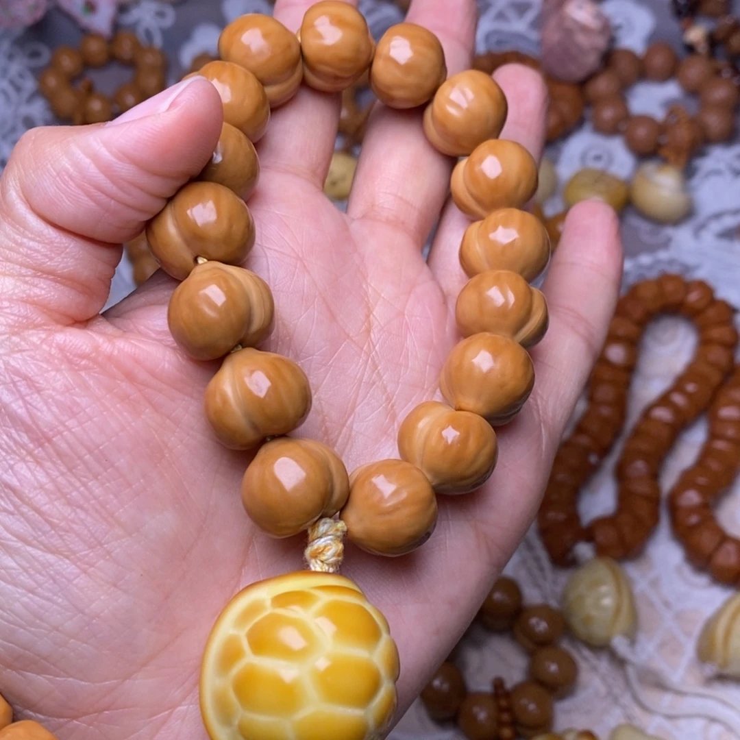 把件猴头核桃柯基屁桃龟甲