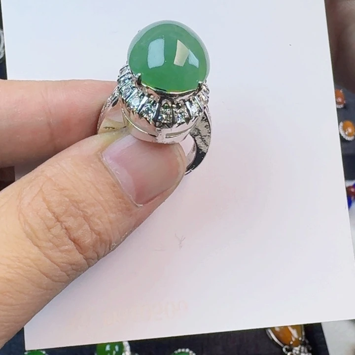 翡翠挂件未镶嵌完**生翡翠戒面