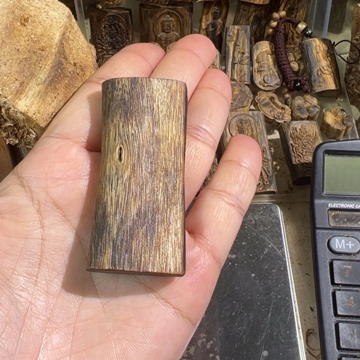 沉香吊坠棋楠沉香乌身吊坠10.2克