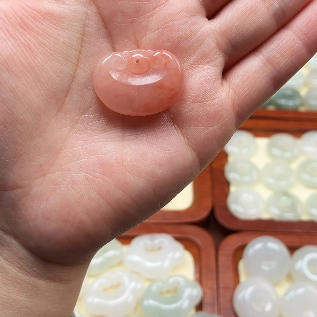 石英质玉未镶嵌颈饰