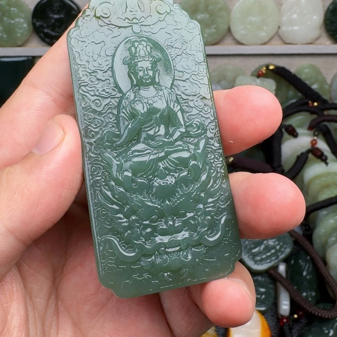 和田玉未镶嵌颈饰怪****人