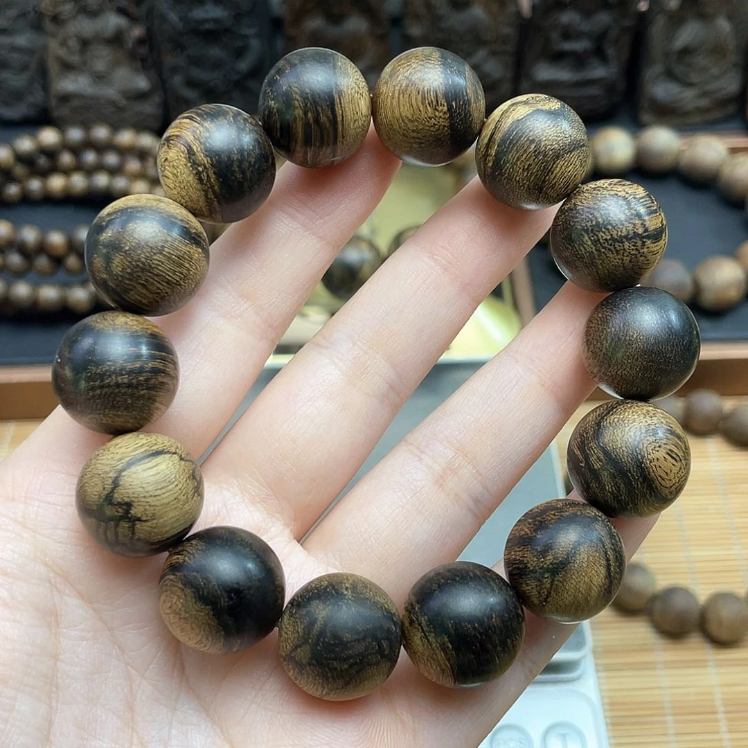 手串沉香月**庄越南芽庄……